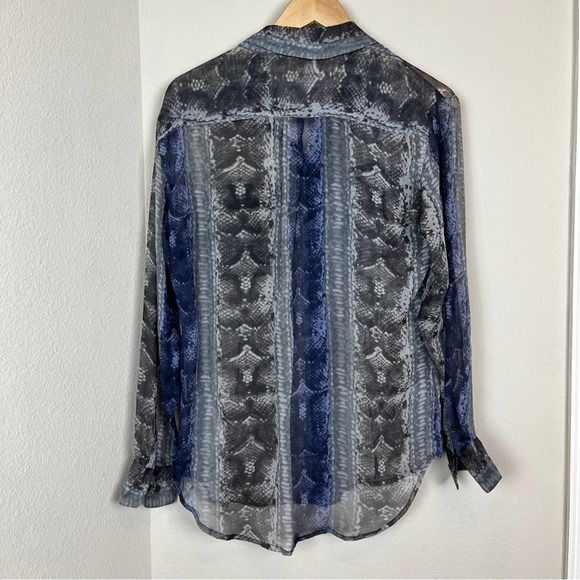 EQUIPMENT Reptile Print Silk Long Sleeve Collared Blouse SMALL Sheer Office - Picture 3 of 4